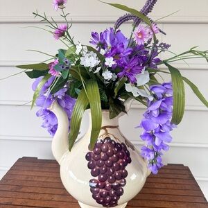 Villa Grande handpainted Tabletop Gallery floral arrangement